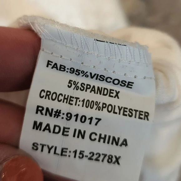 Solitaire stretchy lace tank top - Picture 8 of 15